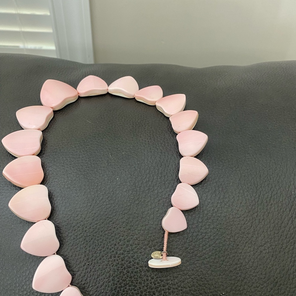 Pink Conch Shell Hand Carved Heart Shaped 18" Necklace - Picture 5 of 11